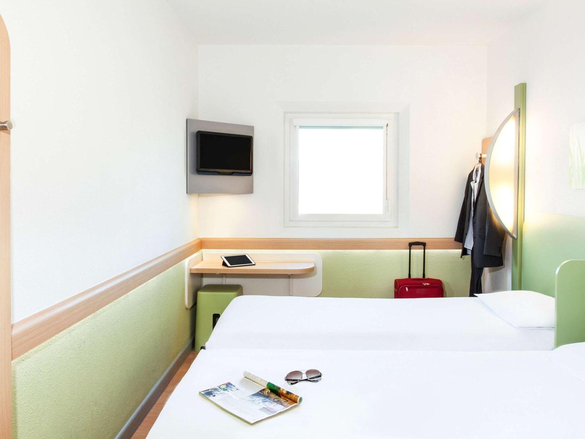 Ibis Budget Beaconsfield Exterior photo